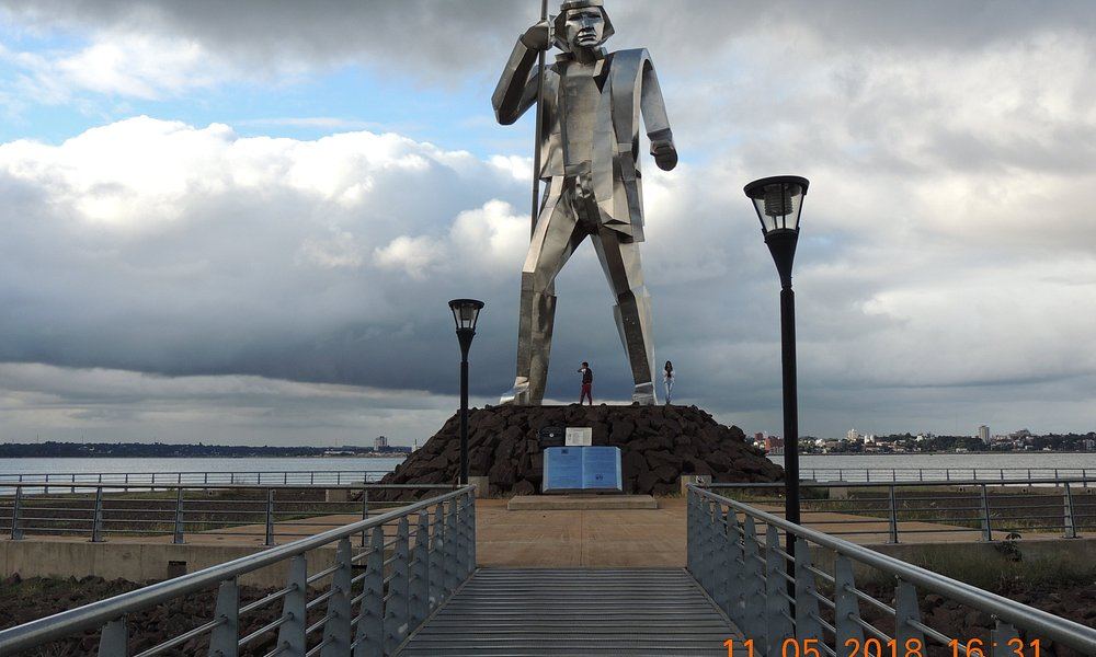Monumento a Andrés Guacurarí