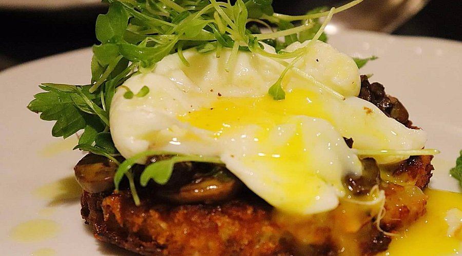 Naipi Restaurant (Loi Suites)